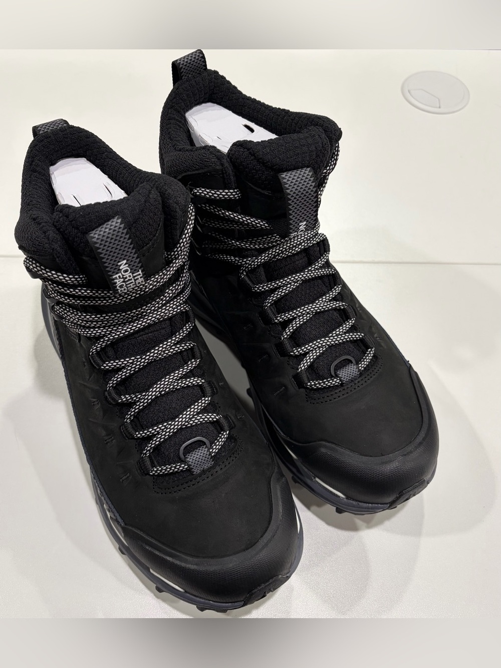 The North Face Women's Size 9 VECTIV Fastpack FUTURELIGHT Hiking Boots Black NWT